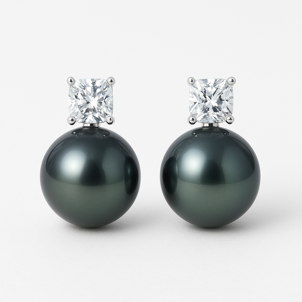 Lune Tahitian White Gold Studs