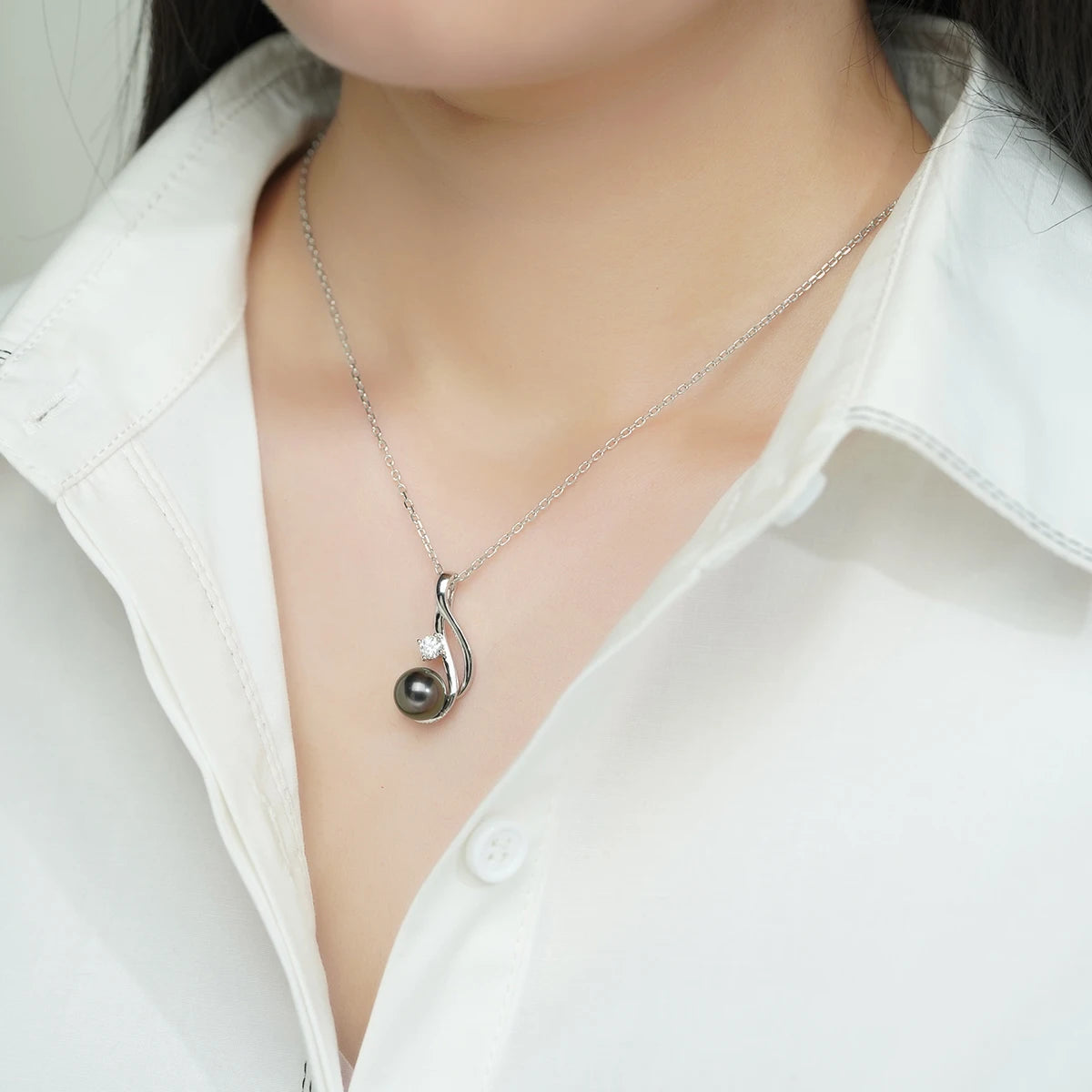 Luna Flow Necklace