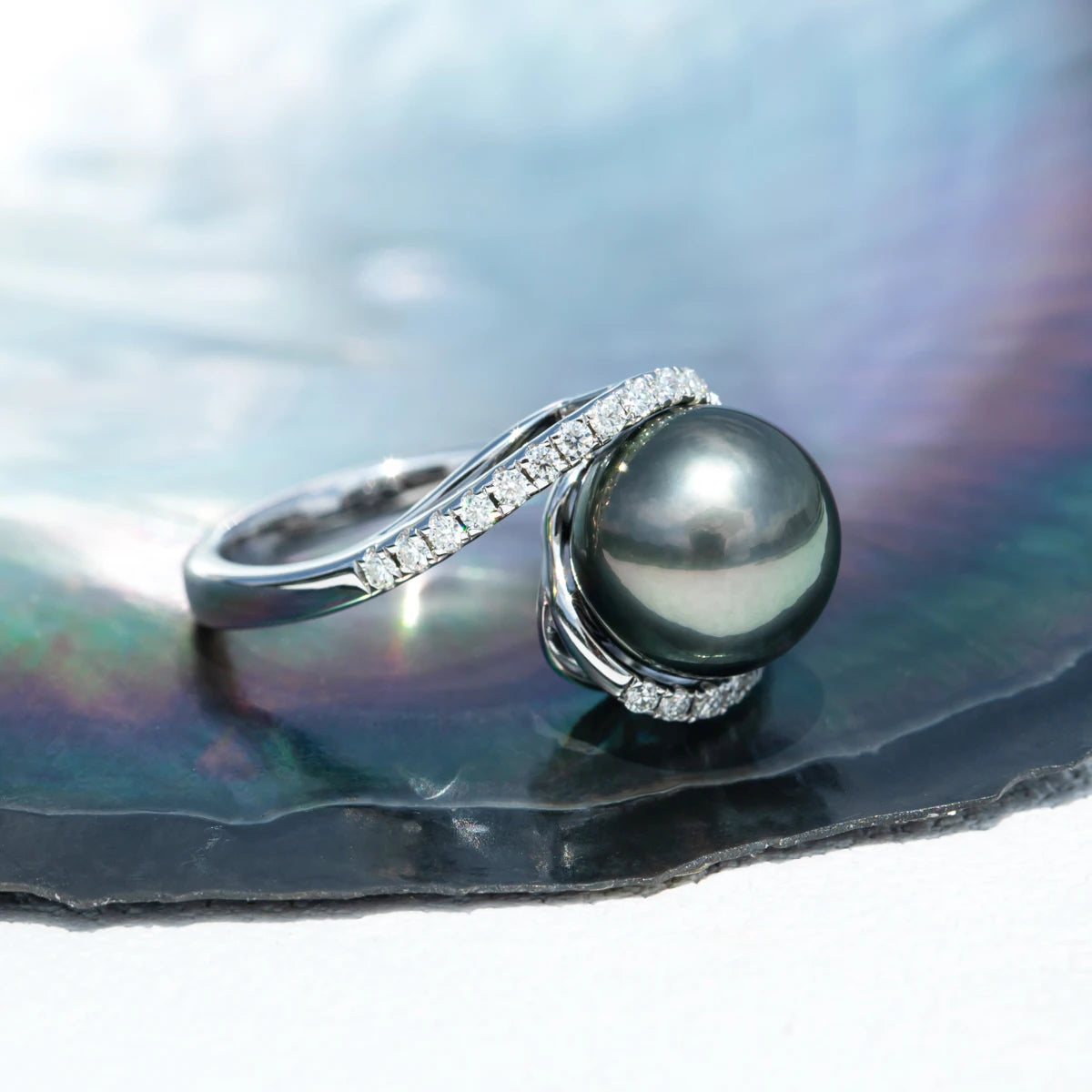 Lune Arc Moissanite Ring
