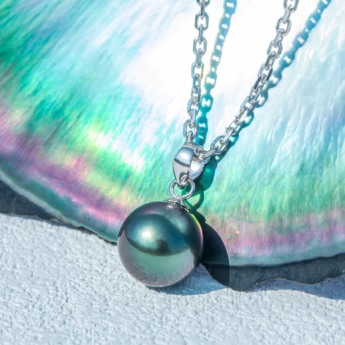 Classic Lune Noire Necklace