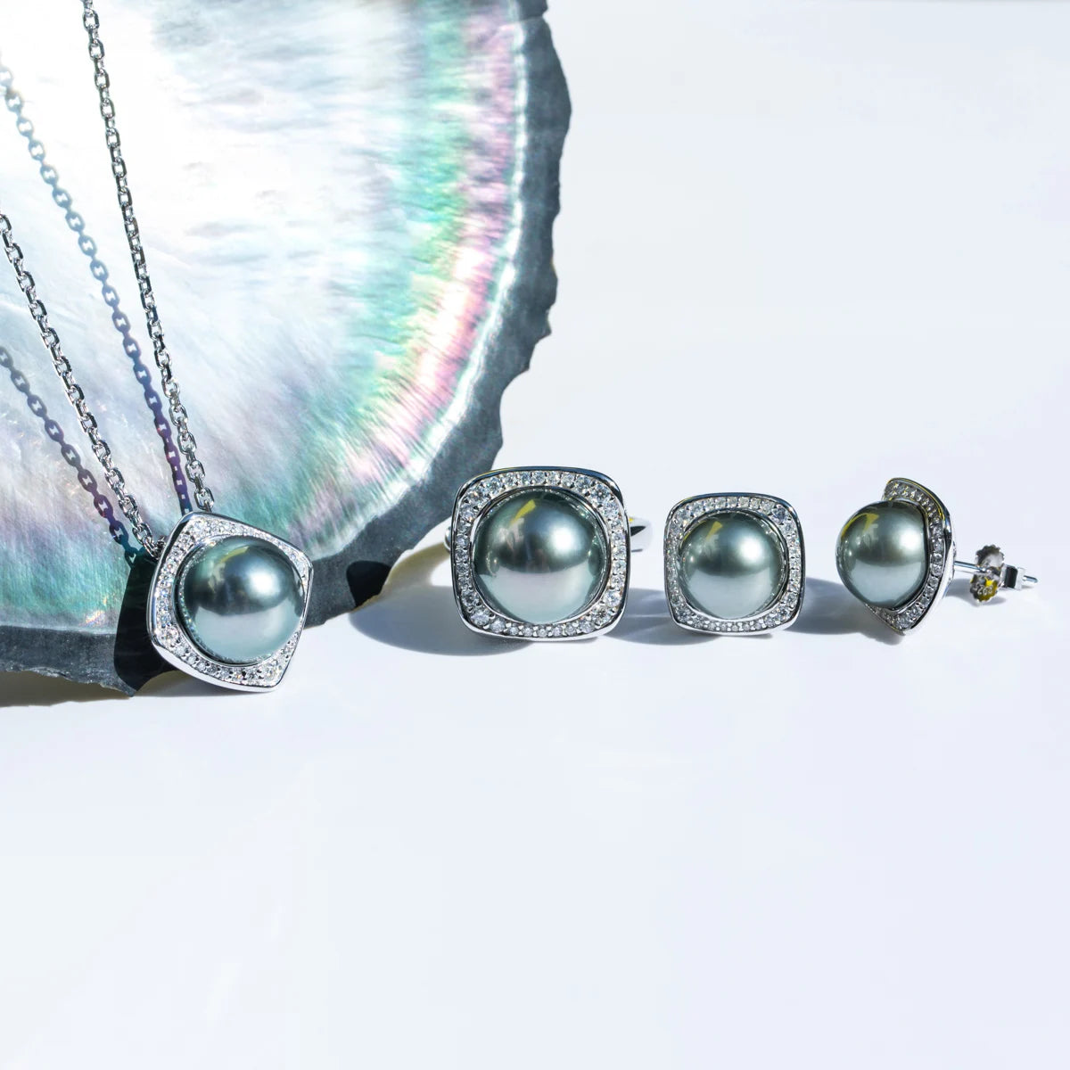 Lune Square Necklace